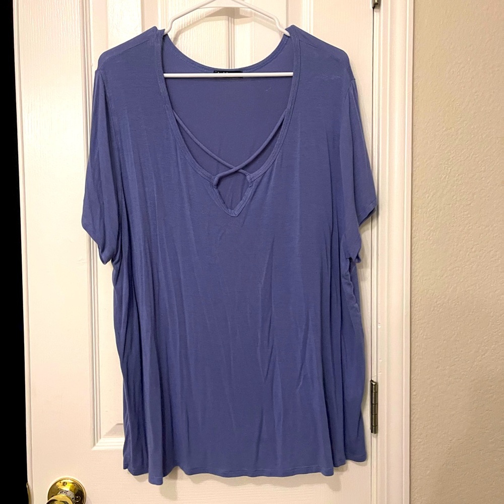 🔴 3/$15 🔴 
Strappy blue top